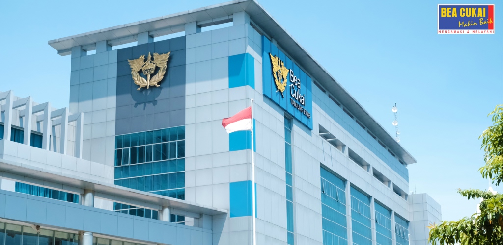 Source https://lintastotabuan.com/pengamat-bea-cukai-milik-publik-dan-negara-semua-pihak-harus-mejaga-martabat-dan-wibawanya/